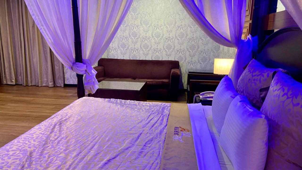 Pingtung Huang Xing Motel מראה חיצוני תמונה