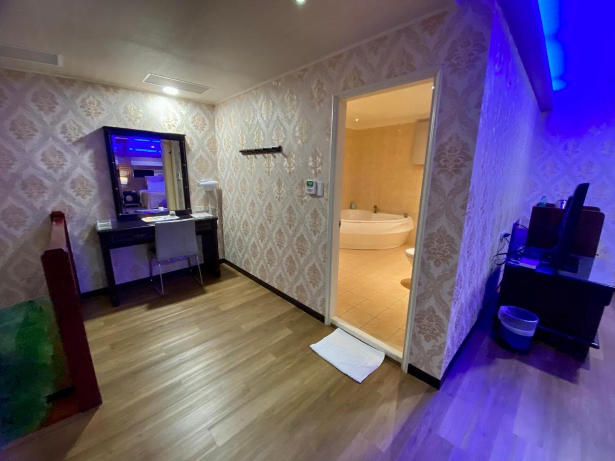 Pingtung Huang Xing Motel מראה חיצוני תמונה