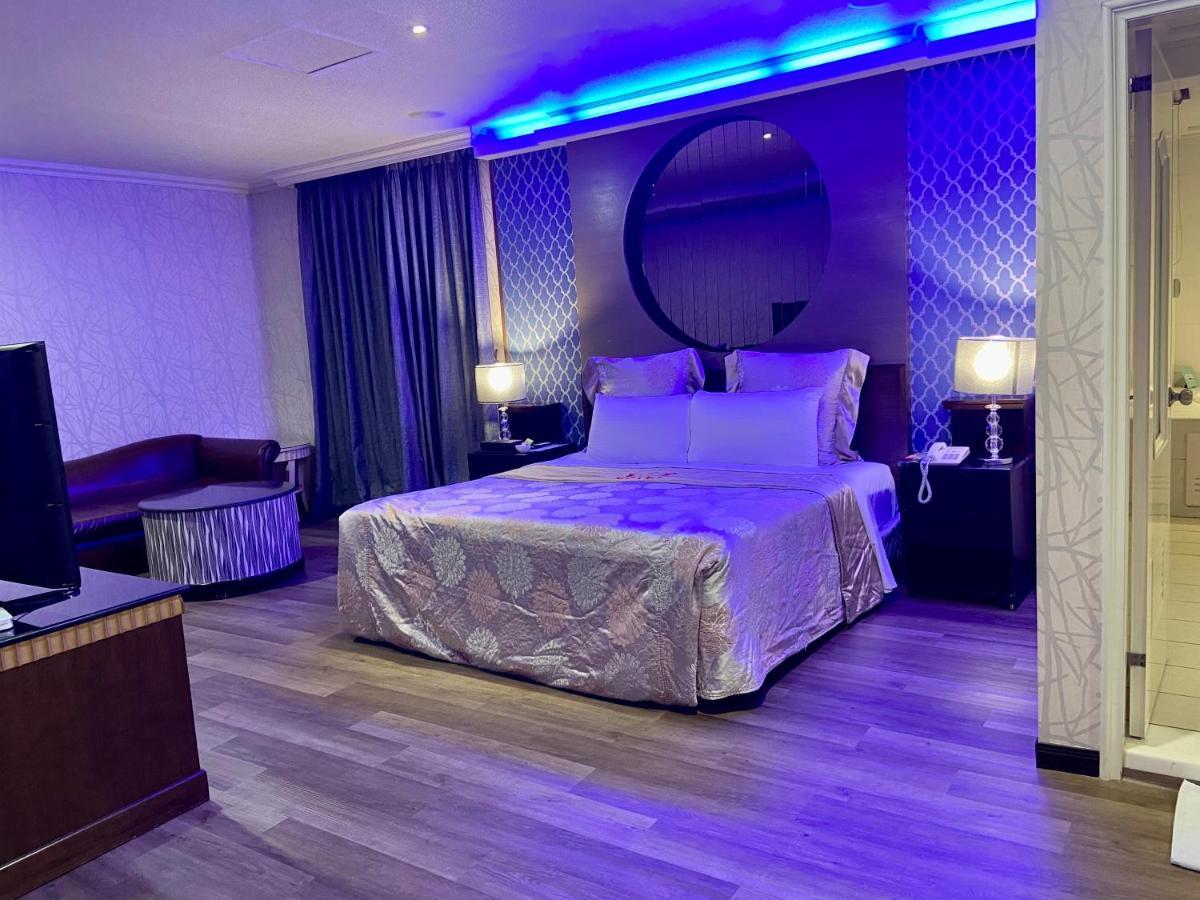 Pingtung Huang Xing Motel מראה חיצוני תמונה