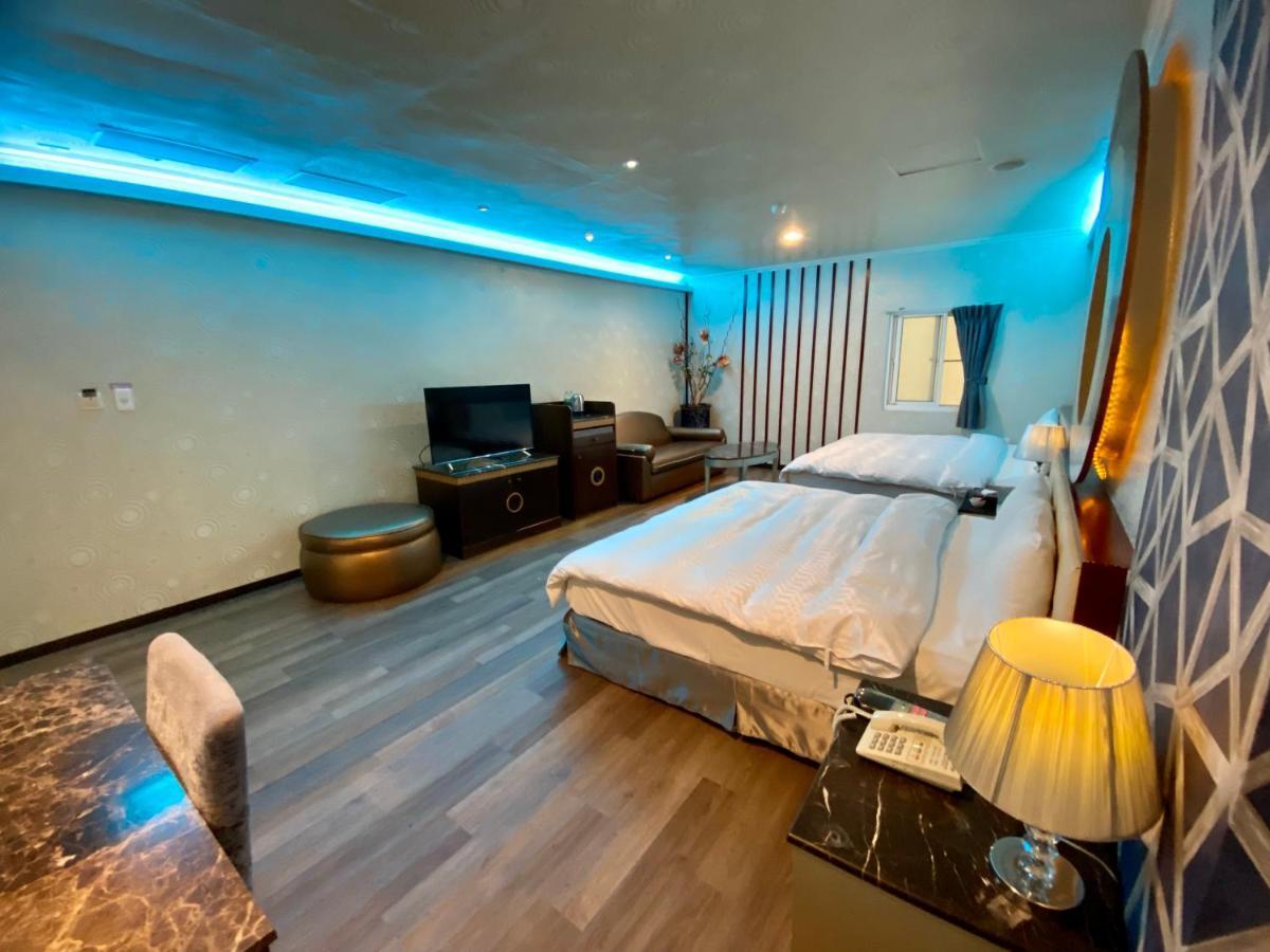 Pingtung Huang Xing Motel מראה חיצוני תמונה