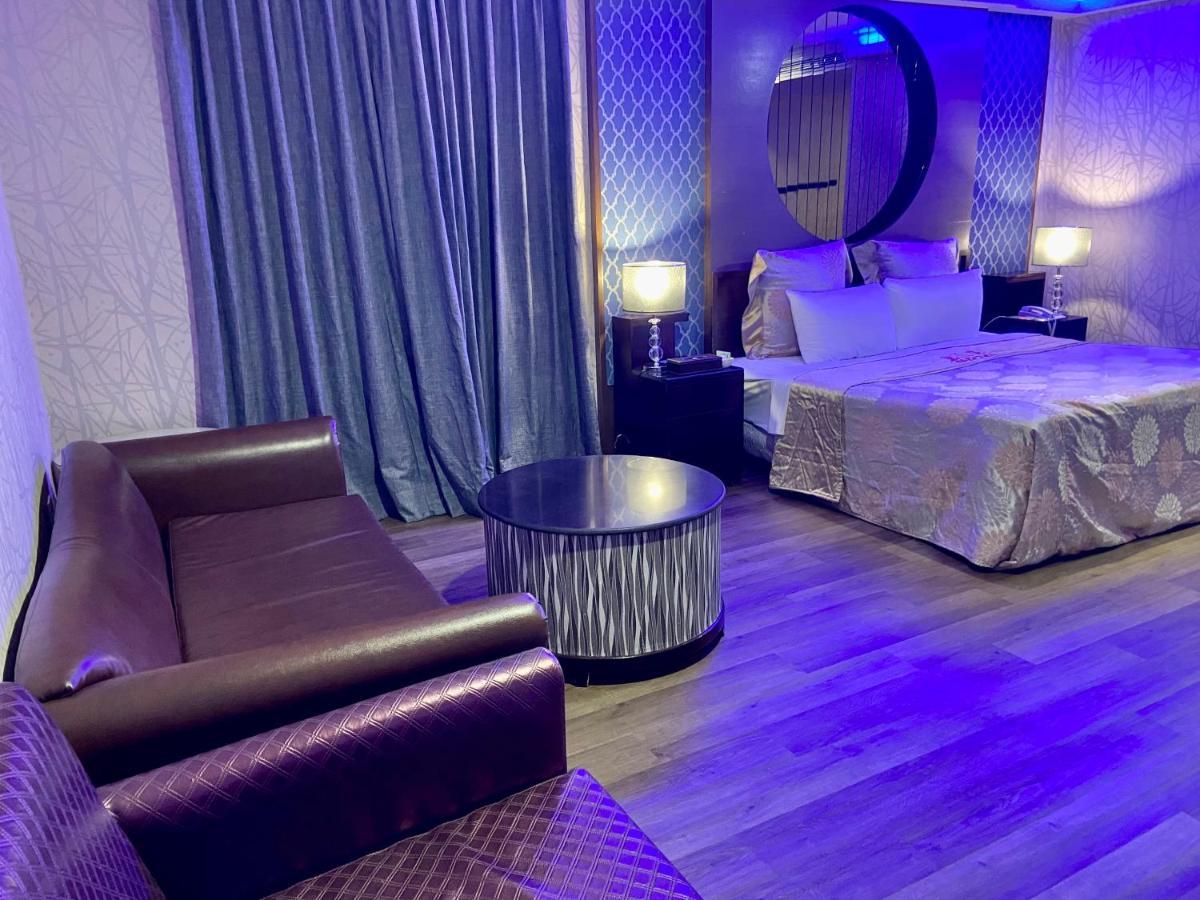 Pingtung Huang Xing Motel מראה חיצוני תמונה