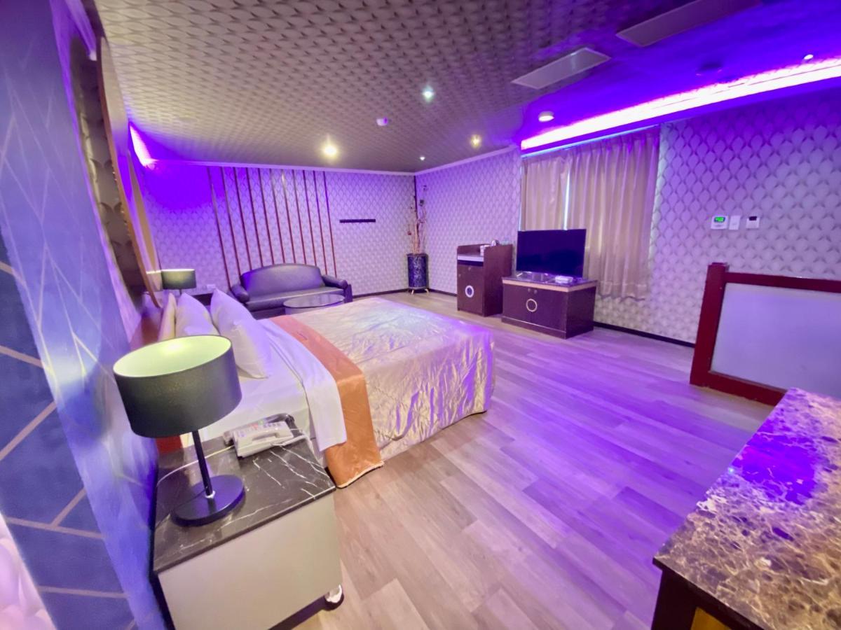 Pingtung Huang Xing Motel מראה חיצוני תמונה