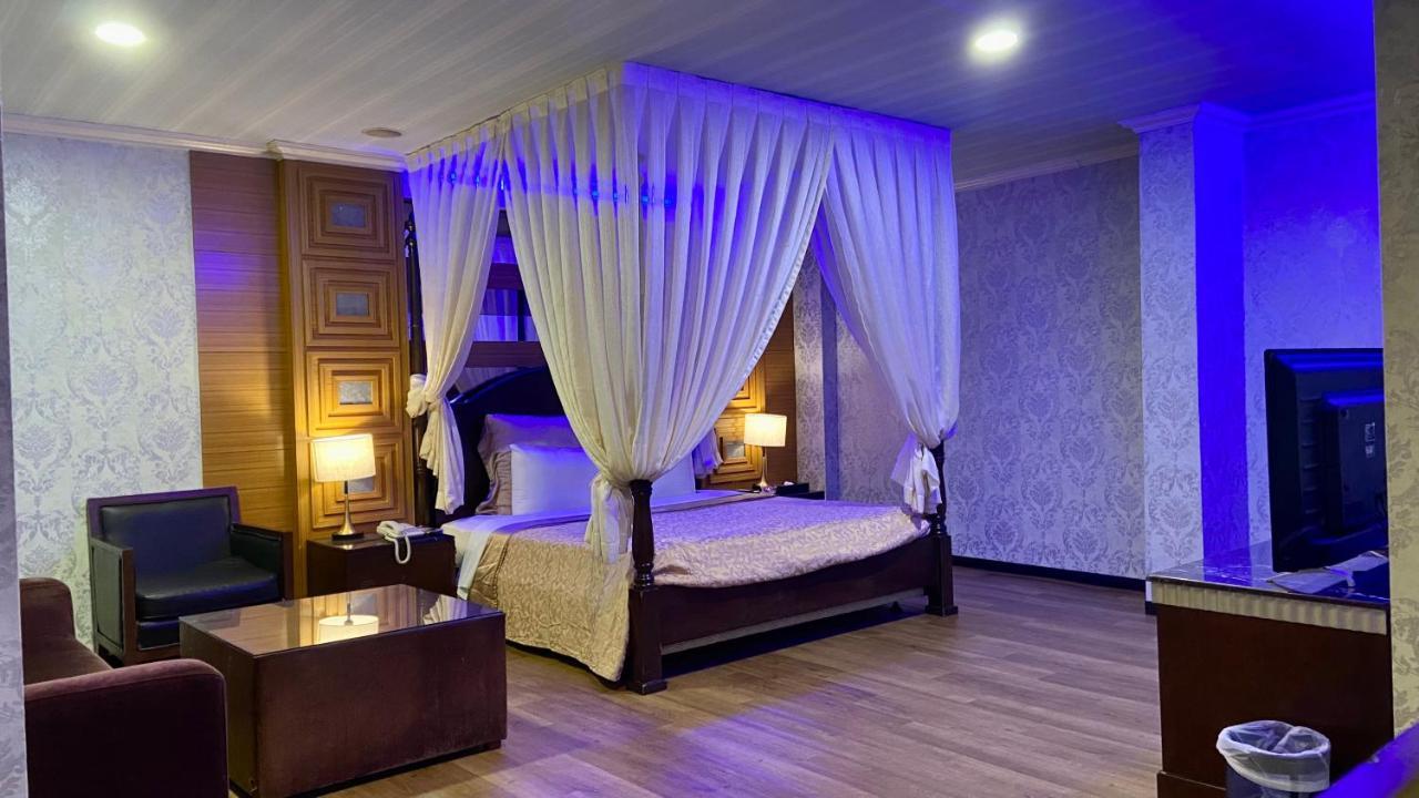 Pingtung Huang Xing Motel מראה חיצוני תמונה