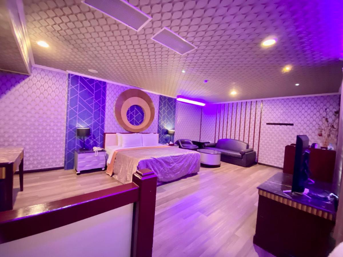 Pingtung Huang Xing Motel מראה חיצוני תמונה