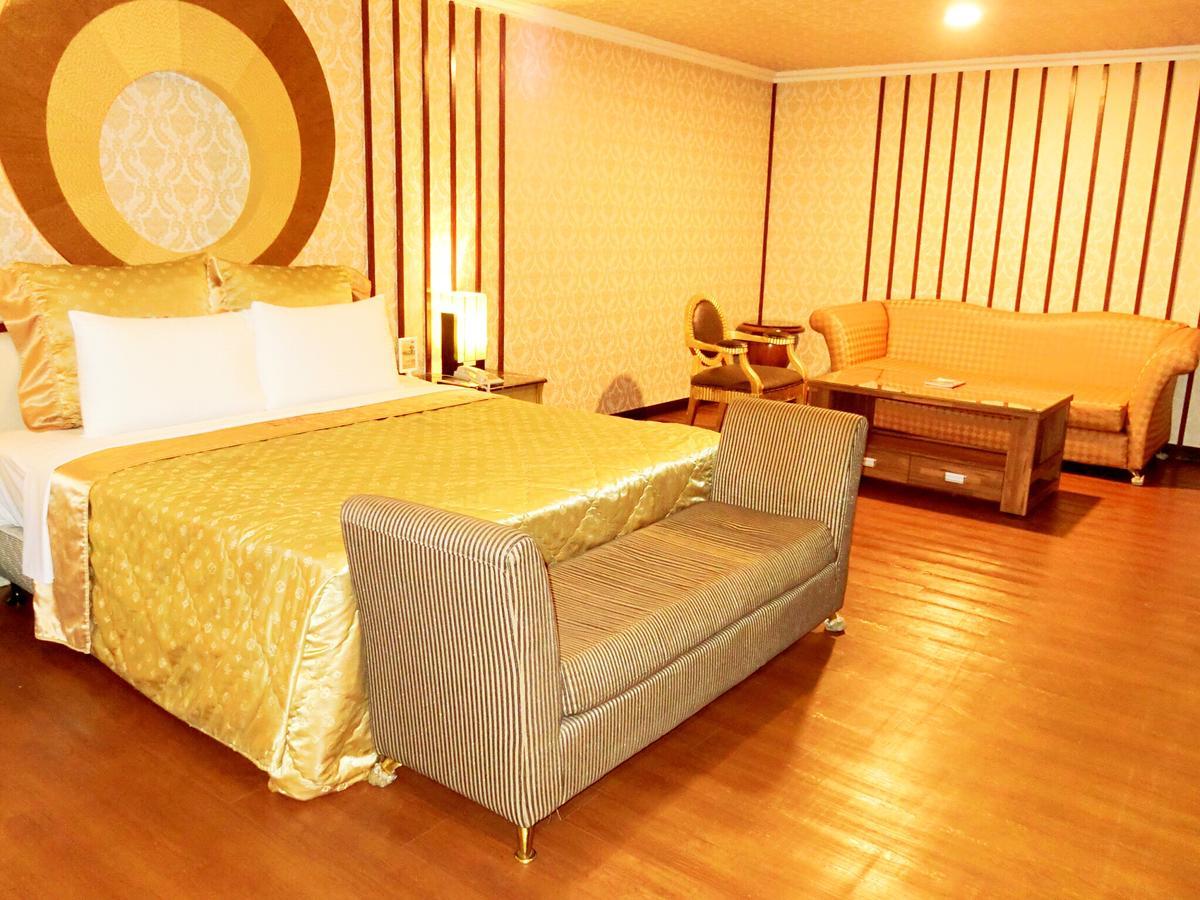 Pingtung Huang Xing Motel מראה חיצוני תמונה